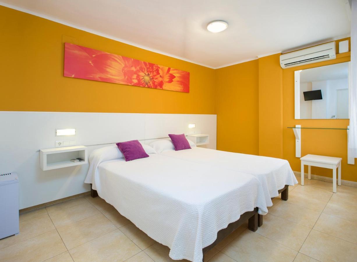 Hostal Costa Blanca Ibiza-stad Buitenkant foto